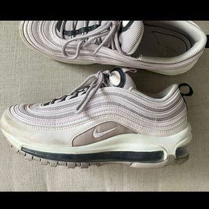 light purple air max